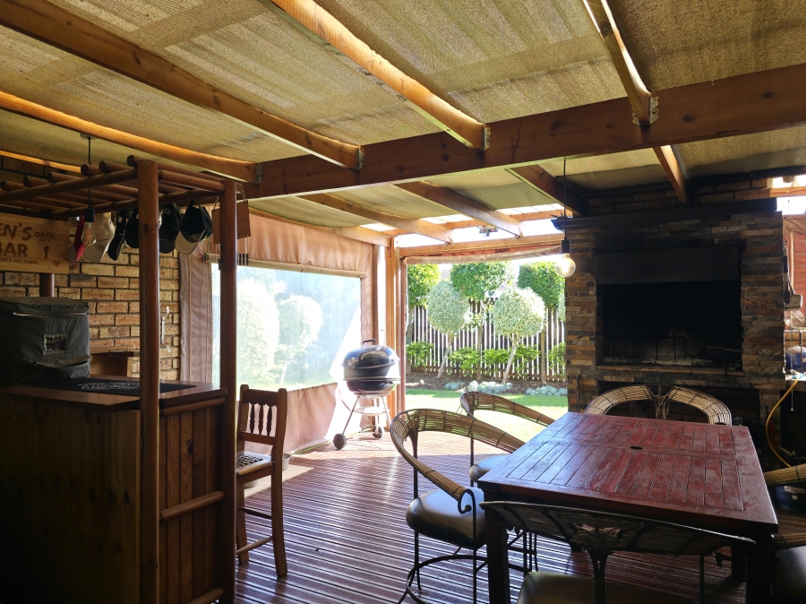 3 Bedroom Property for Sale in Wavecrest Eastern Cape